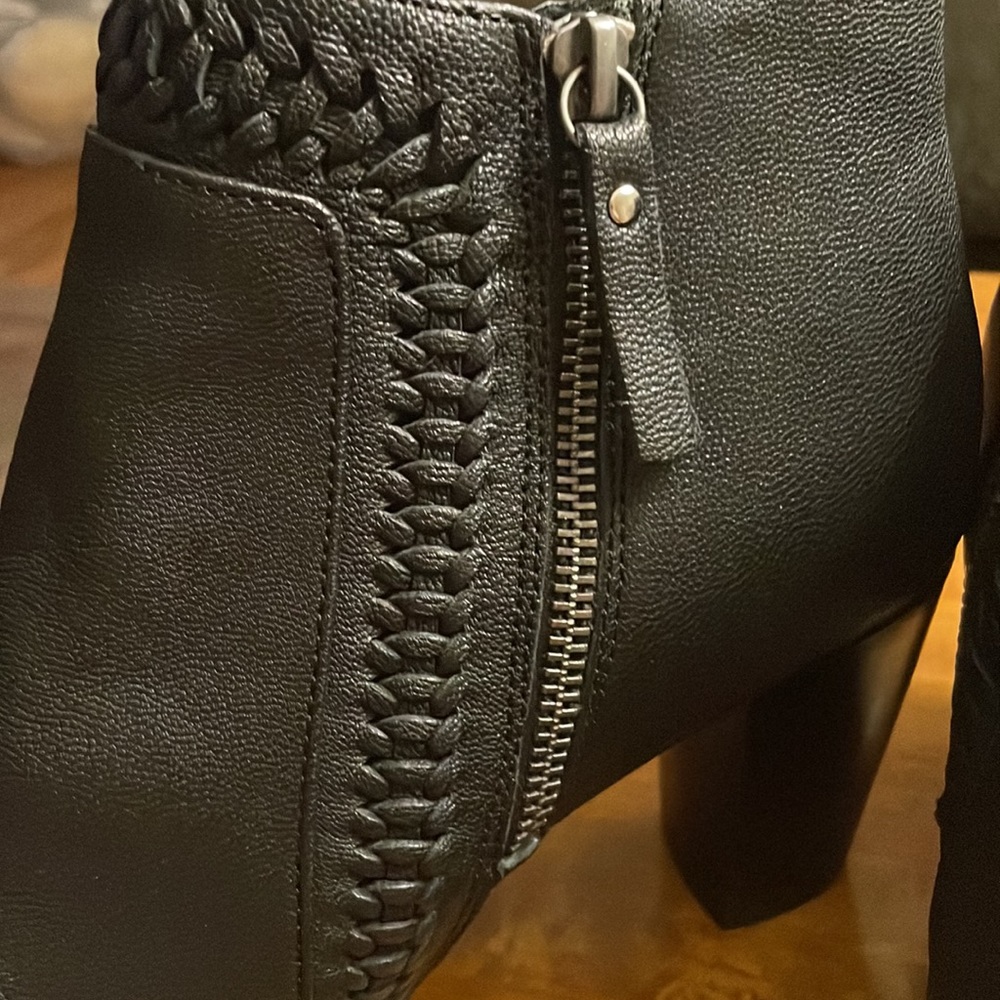 Mia booties - Picture 4 of 6